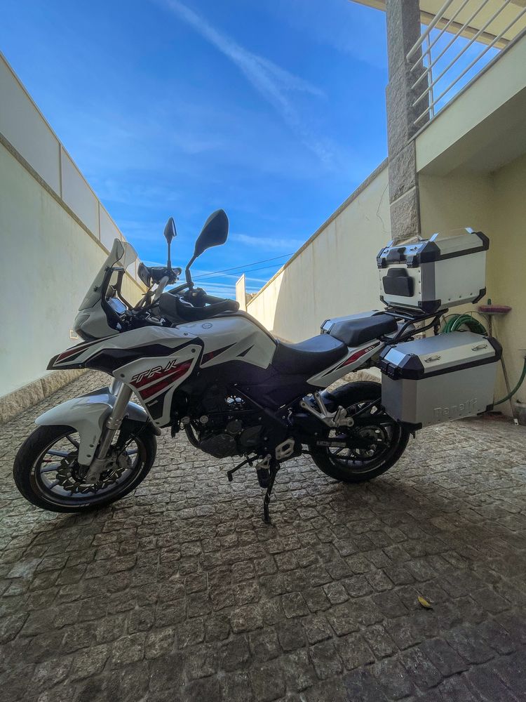 Benelli  TRK 251