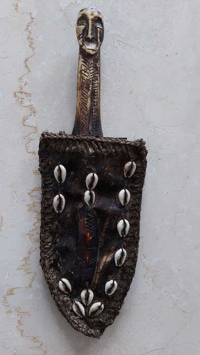 nóż plemienia Lega z Kongo