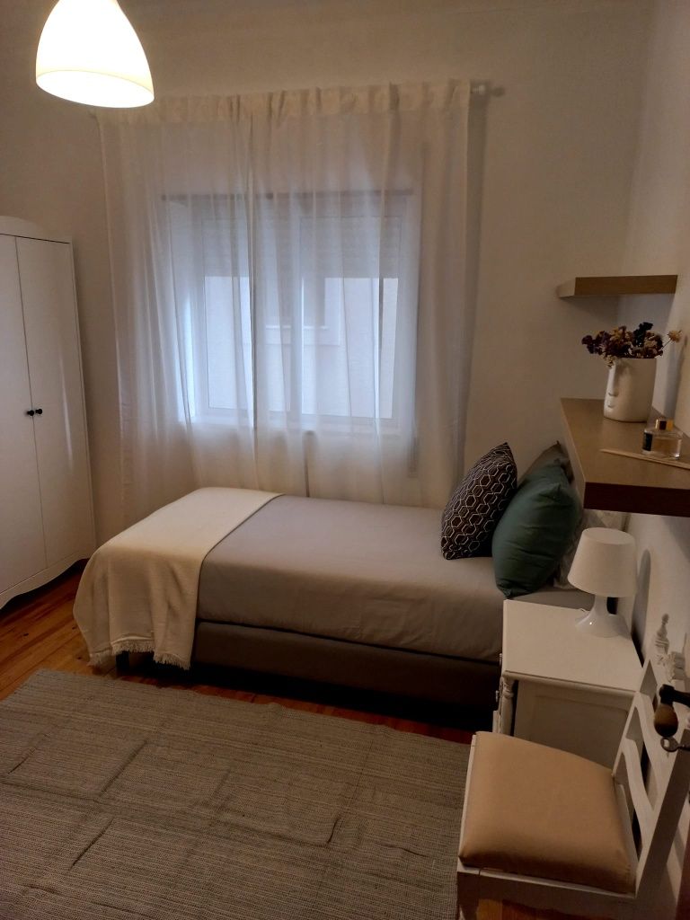 Aluguer de 1 quarto ( raparigas) 270€