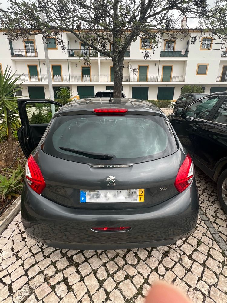 Peugeot 208 1.6 HDi