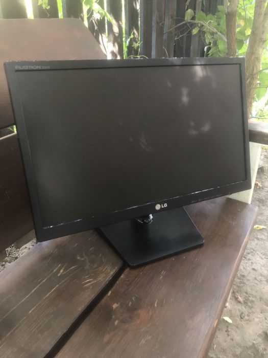 продам монитор  lg flatron