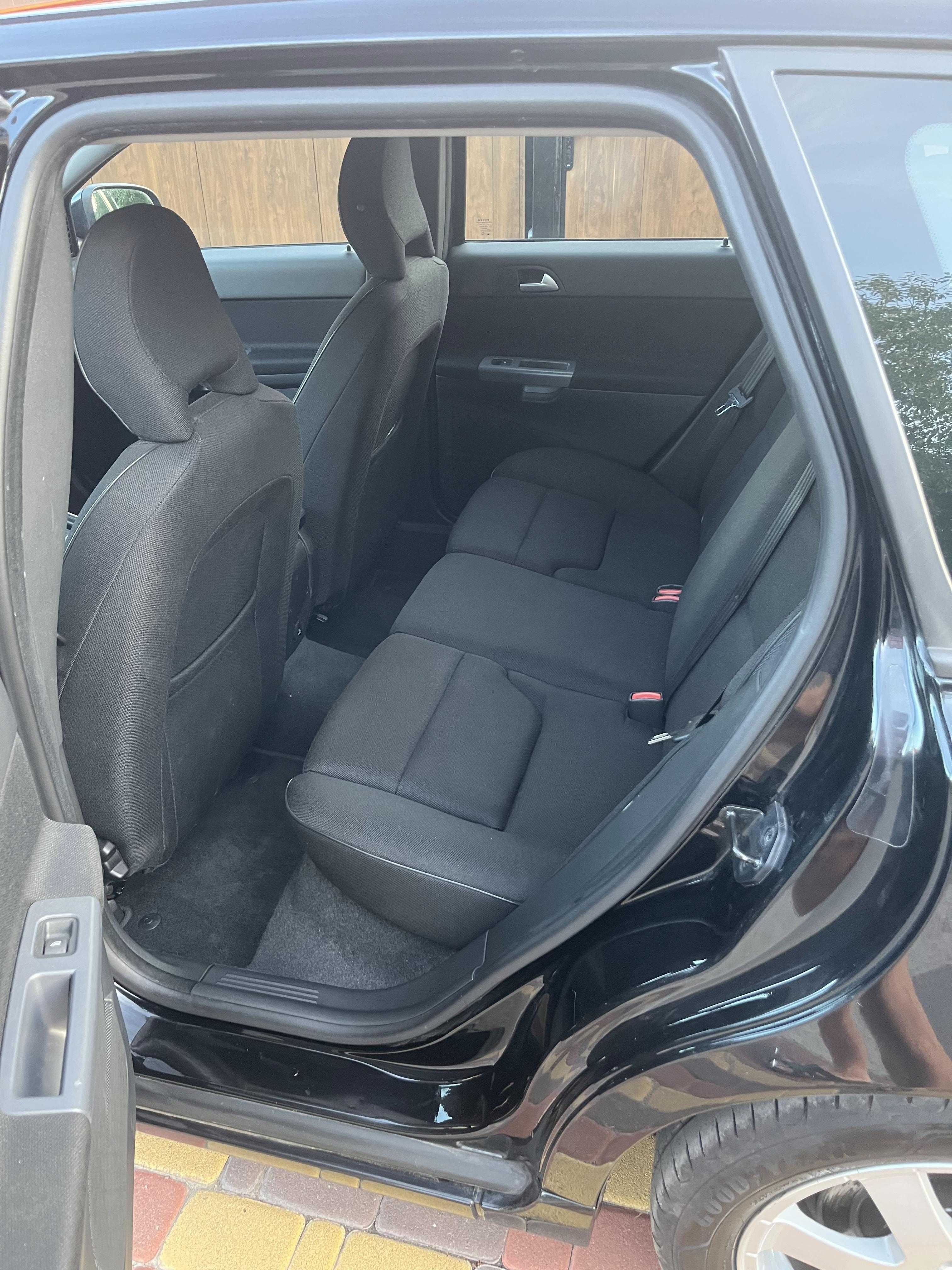 Volvo V50 2012 рік