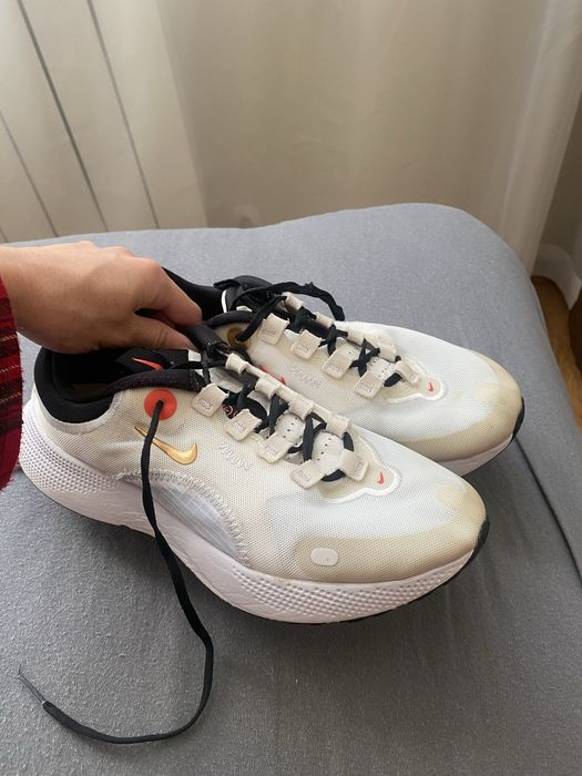 Кросівки бігові Nike React