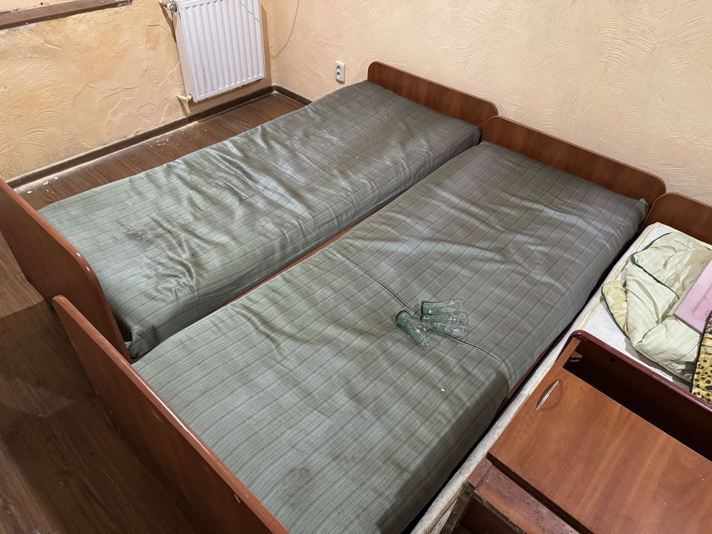 Ліжко з матрасом