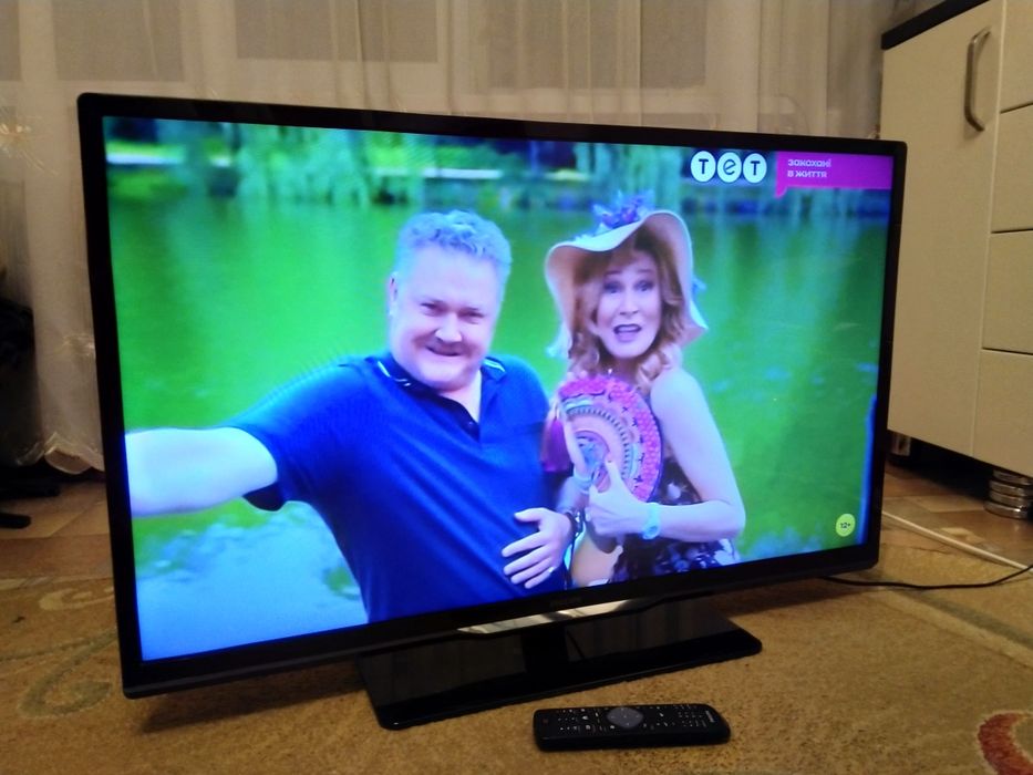 Телевізор LED PHILIPS 39PFL3208K  FUll HD у відмінному робочому стані.
