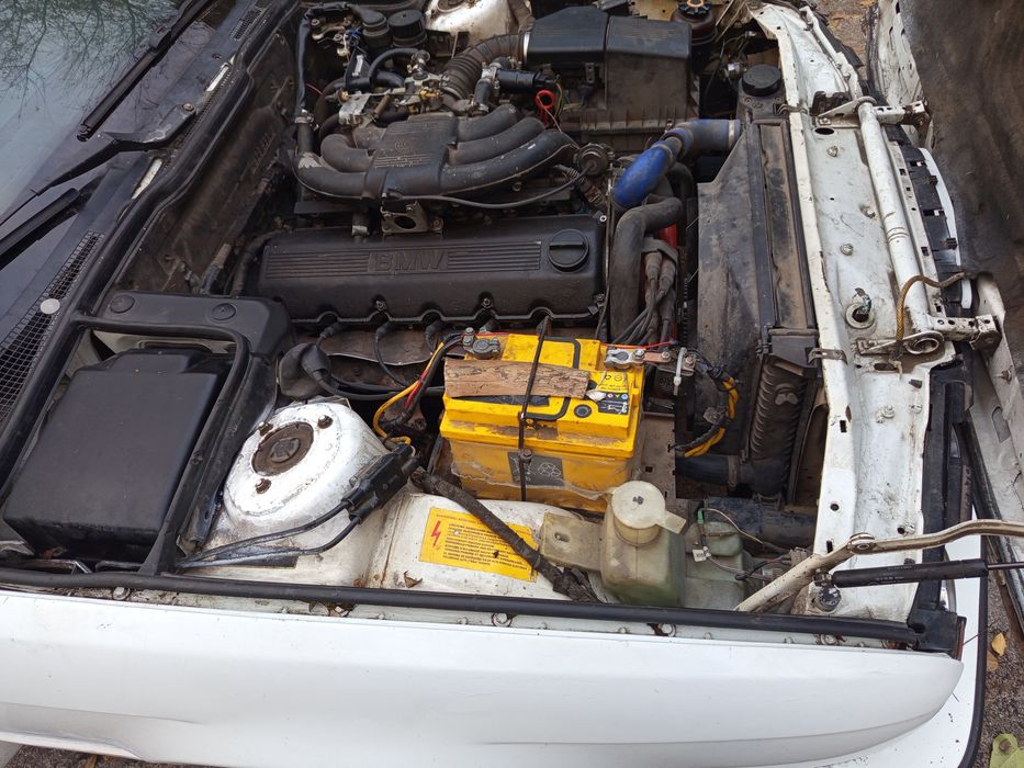 Продам бмв е34 м20б25 
Мотор 2.5 паук
Состояние технически отличное 
Е