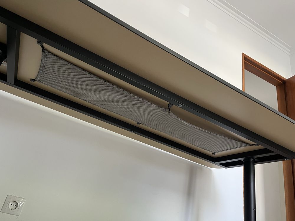 Secretária IKEA Bekant Elevatória 160x80