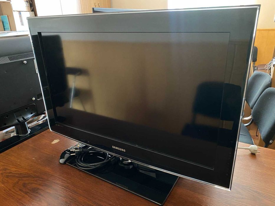 телевизор Samsung LE32B550AW вживаний