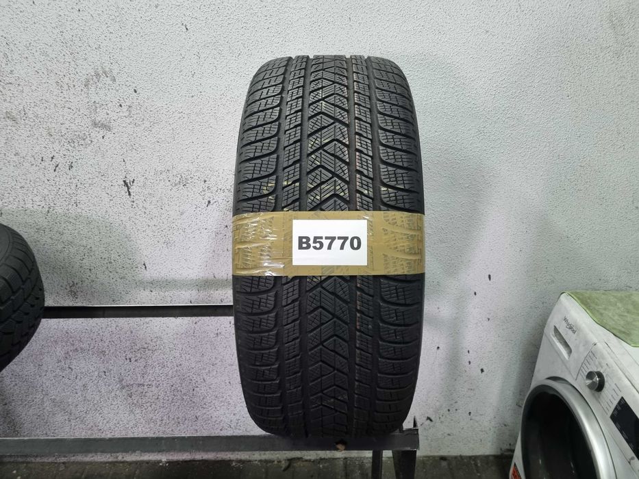 285/45/20 112V Pirelli Scorpion Winter AO Dot.3417R