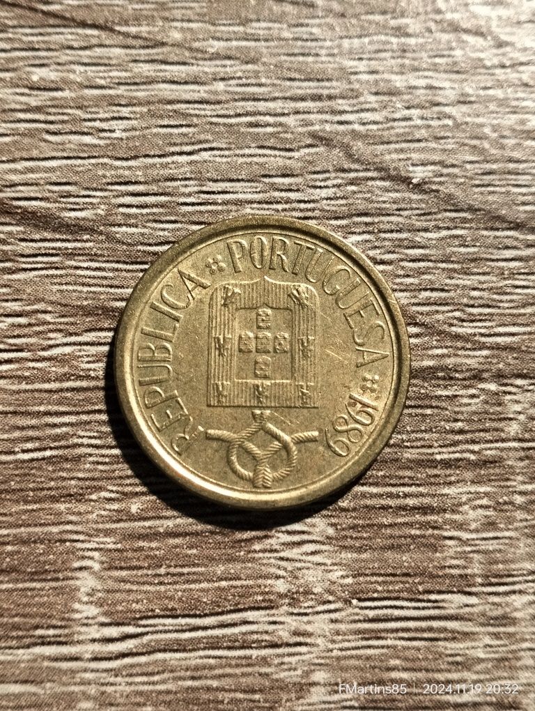 Moeda antiga  5 escudos
