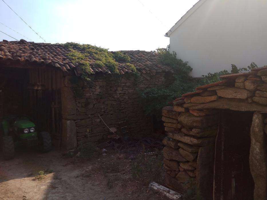 Casa para restauro com terreno Distrito de Viseu
