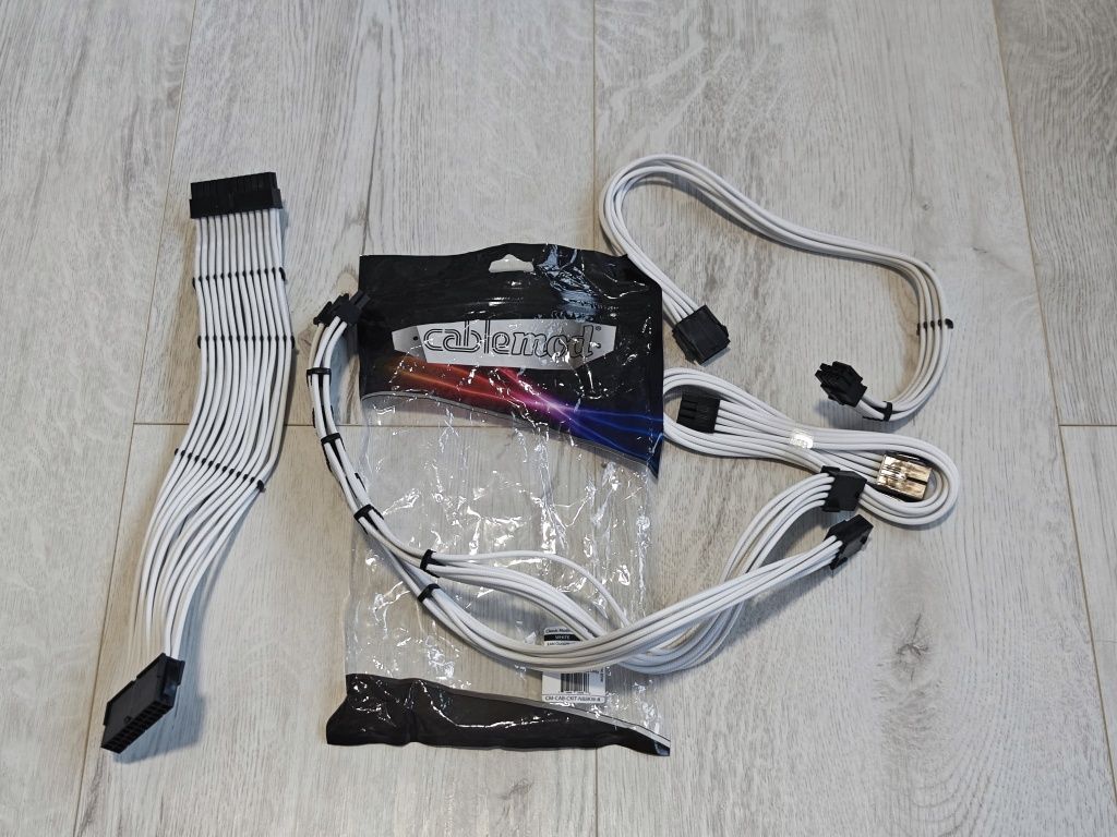 CableMod Classic ModMesh Extension Kit – Biały – 8+8 Pin