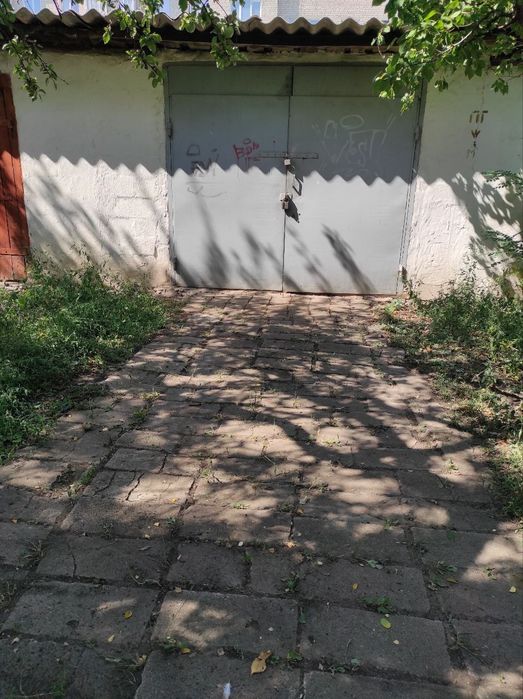 Продам гараж в Балаклії