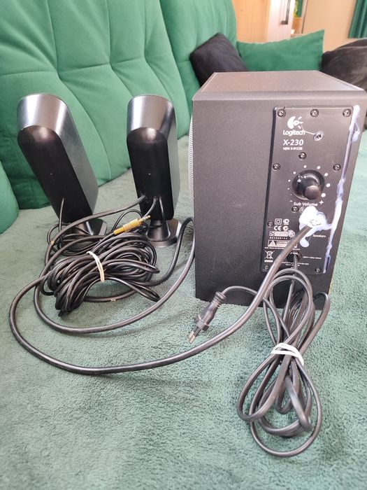 Zestaw głośników 2.1 Logitech x-230 uszkodzone działają