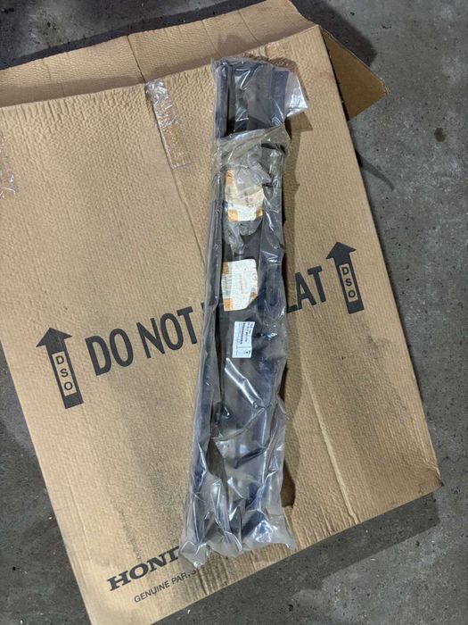 нові оригінальні нижні жалюзі BMW G32 640i 6GT