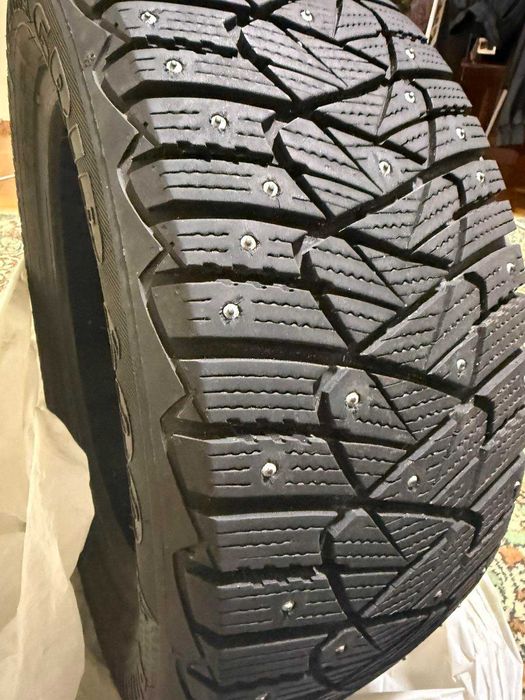 Зимня резина 215 60 16