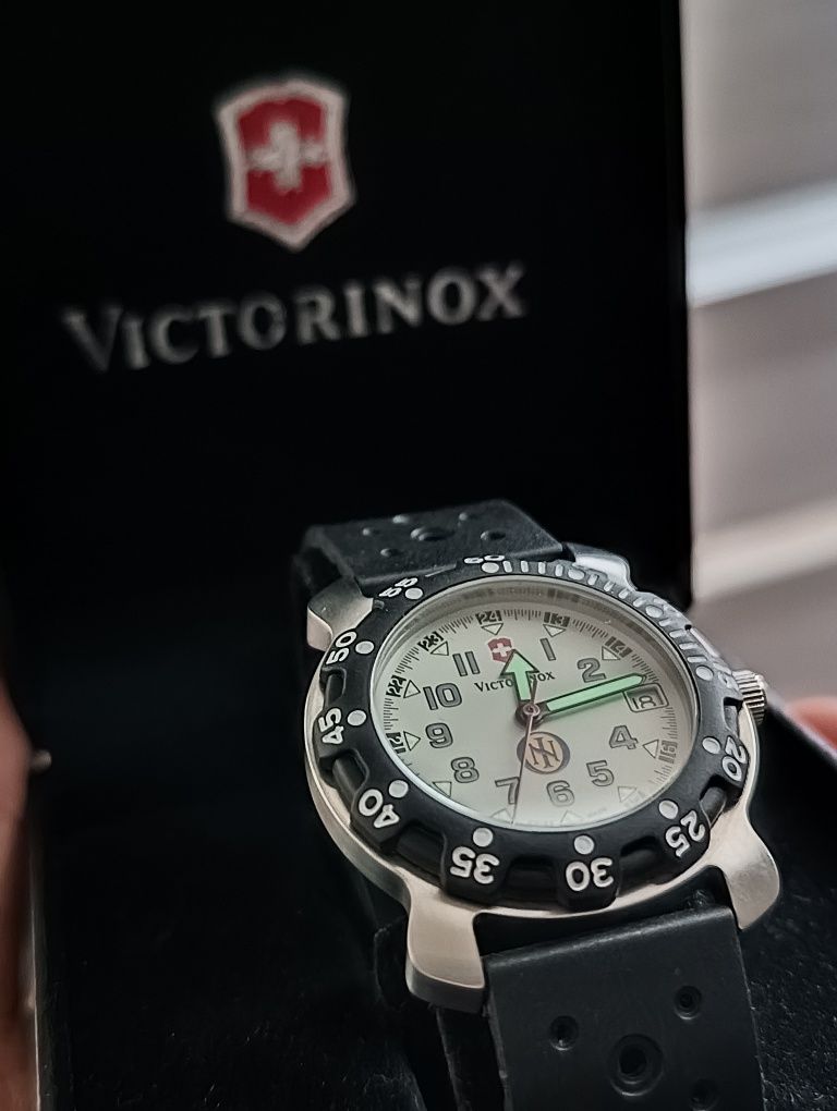 Vicrorinox vintage diver