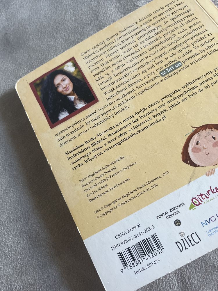Tosia i Julek ida do przedszkola