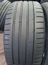 235/35R19 Pirelli P Zero.