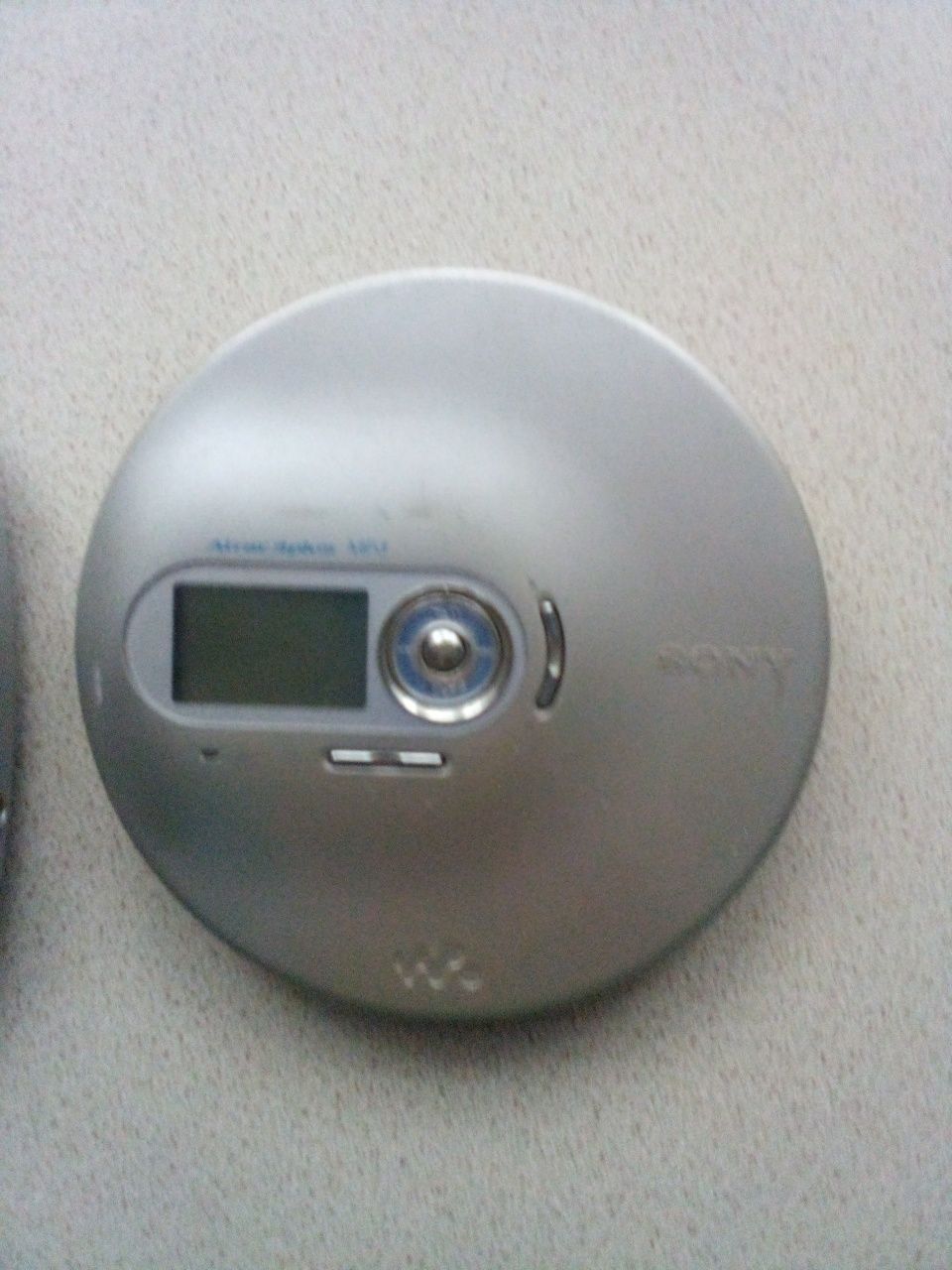 Продам  плеер cd