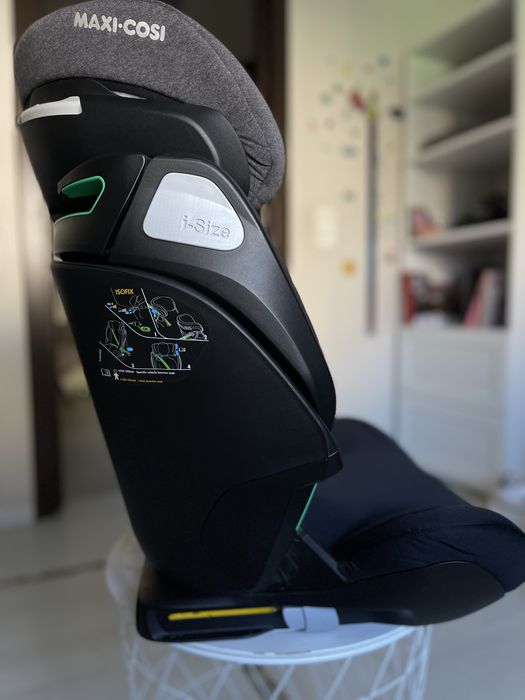 Автокрісло maxi-cosi i-size від 3 до 12 років