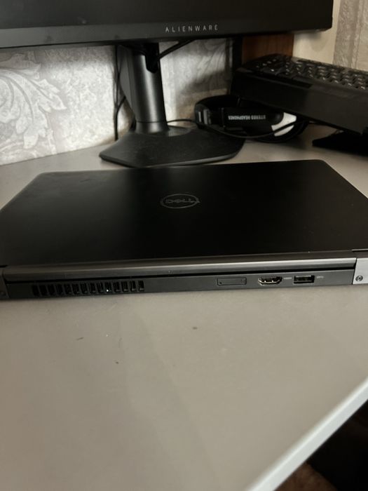 Ноутбук Dell Latitude 5490 (12GB)
