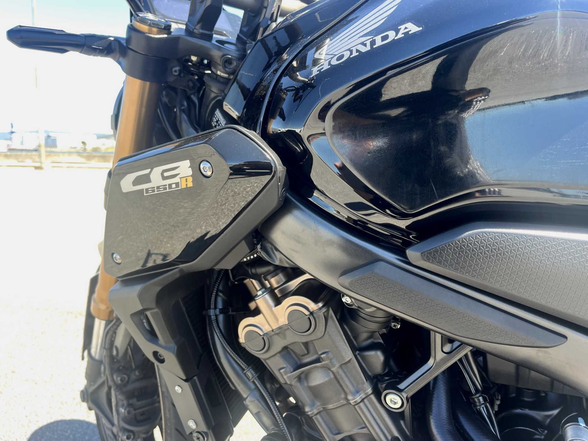 Honda CB 650R  | Black Widow + Extras