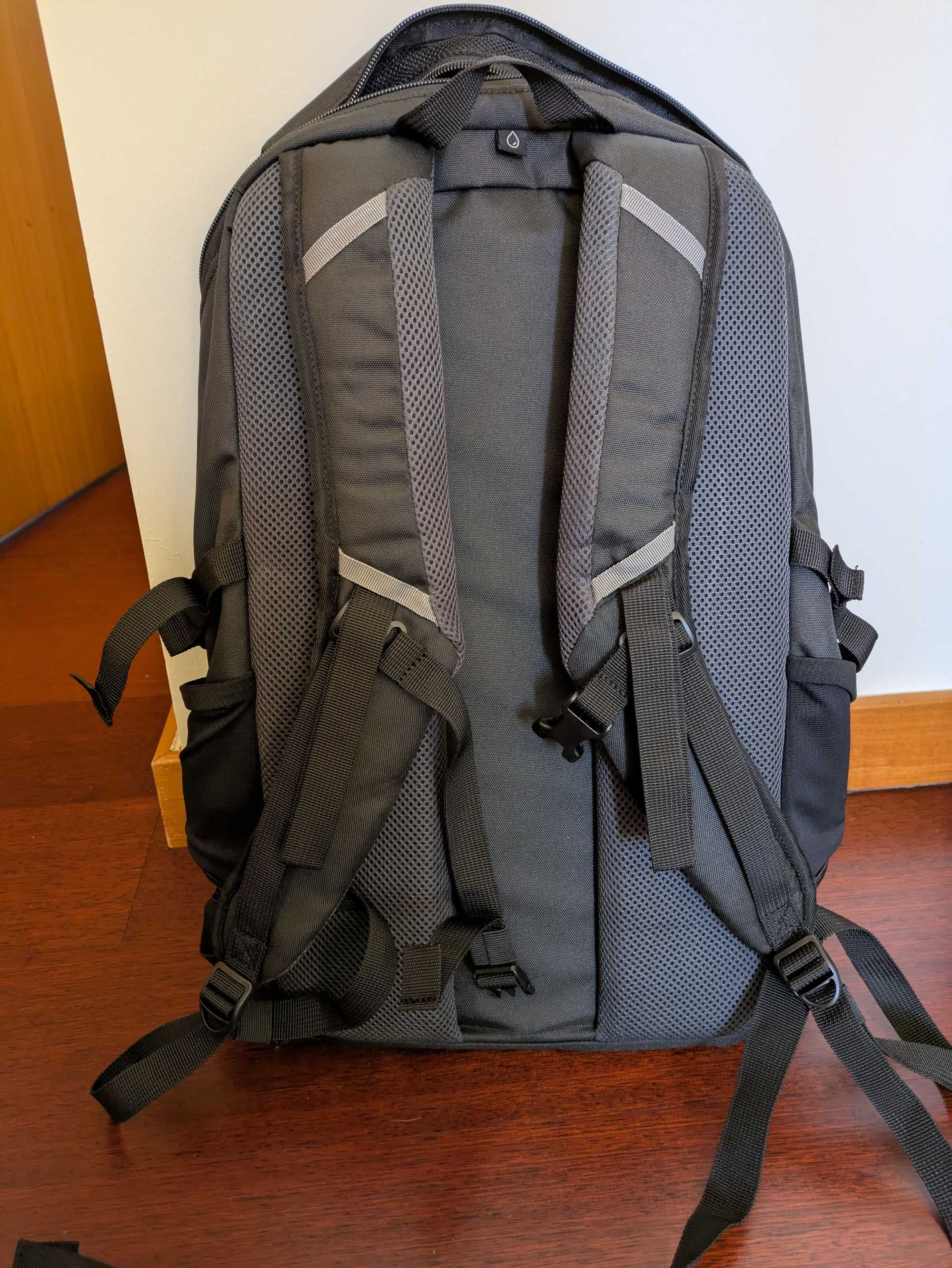 Mochila de Caminhada 30L