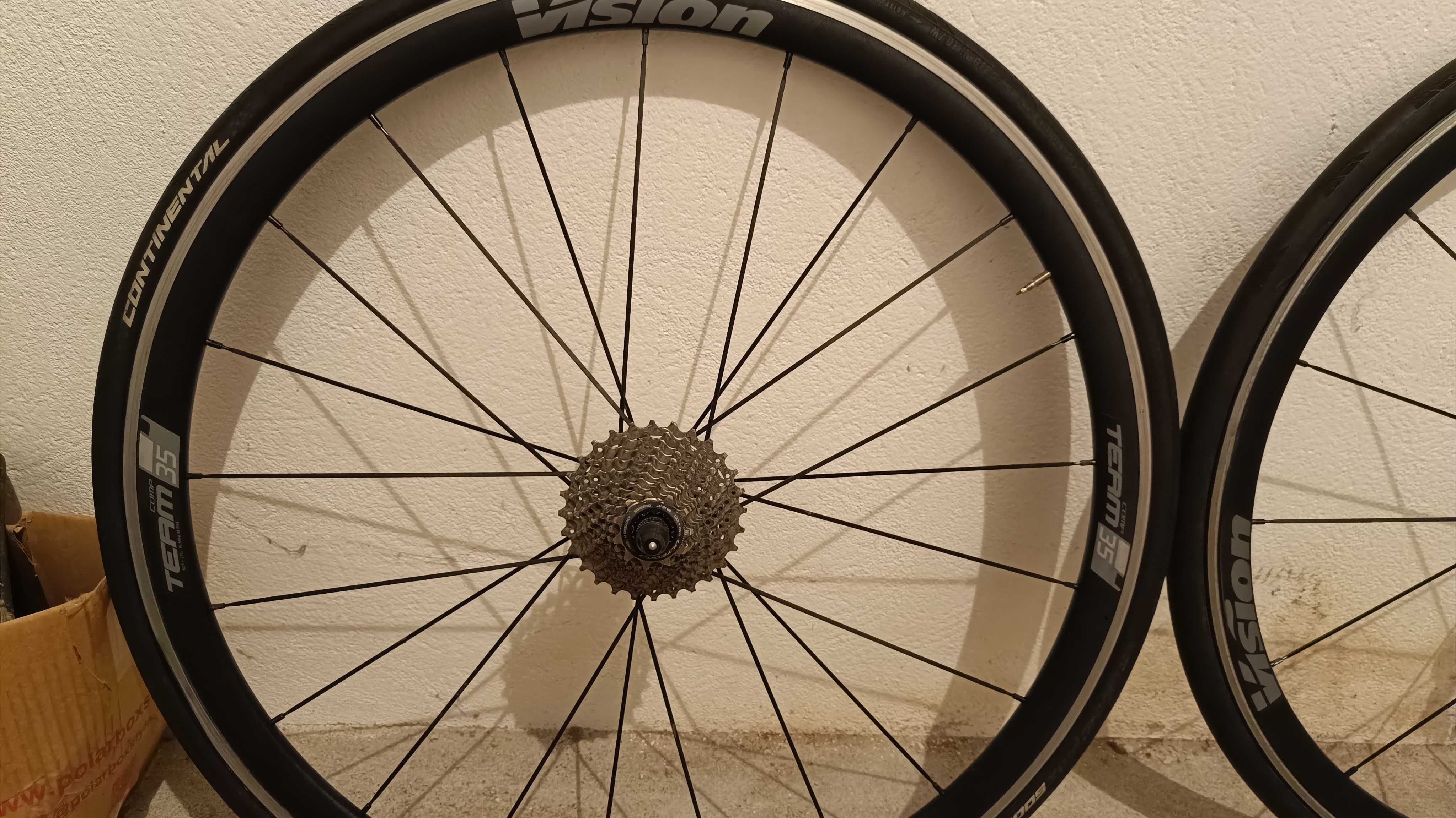 Rodas vision comp 35 SL, cassete ultegra 11v, pneus continental 5000