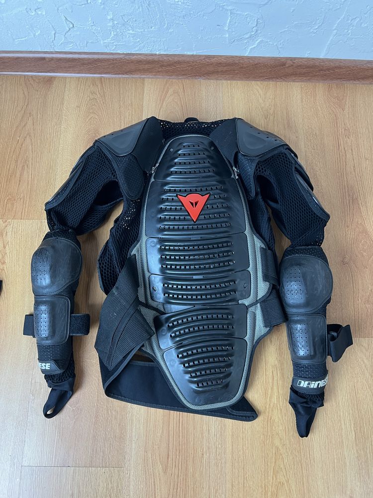 Моточерепаха, мотозахист Dainese,Alpinestars оригінал!  M,L,XL,XXL