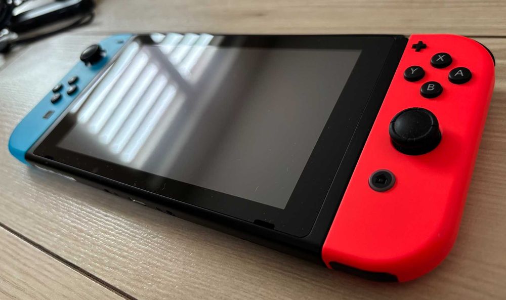 Konsola Nintendo SWITCH V2 komplet, pudełko, ładna