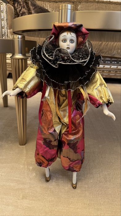 Фарфоровый арлекин, клоун, кукла, интерьерная кукла