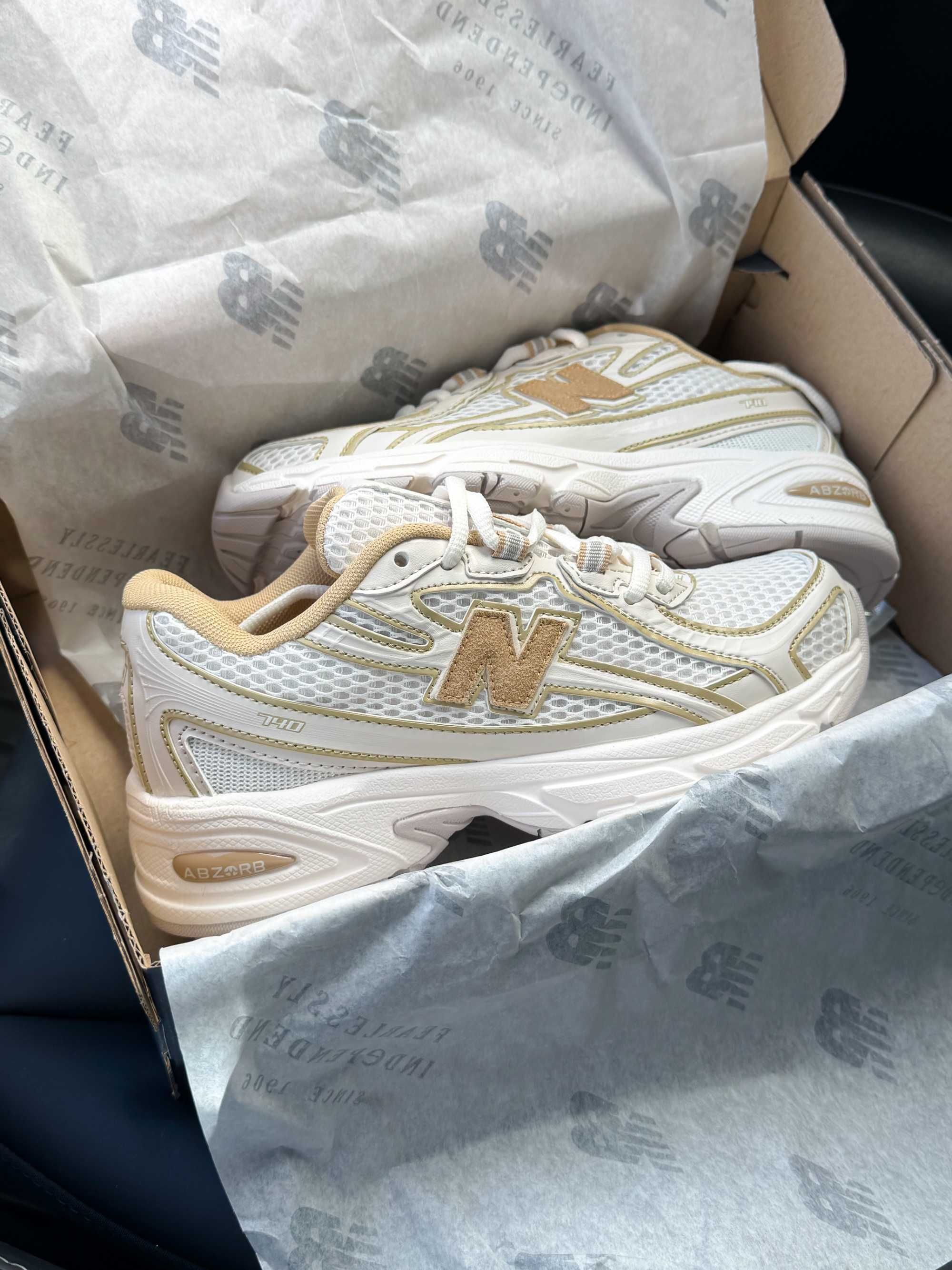 Кросівки New Balance 740 White/Beige premium