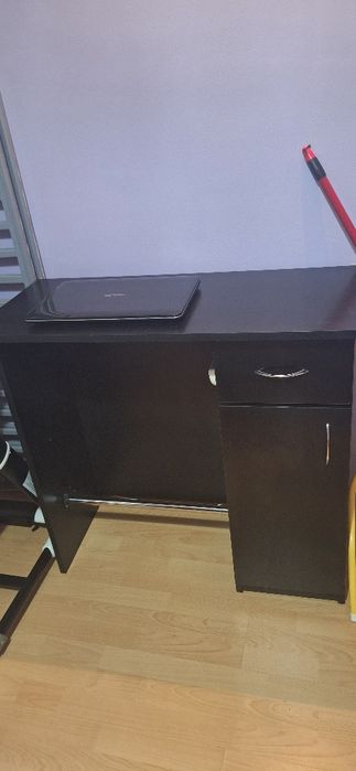 Biurko z szafka i szuflada