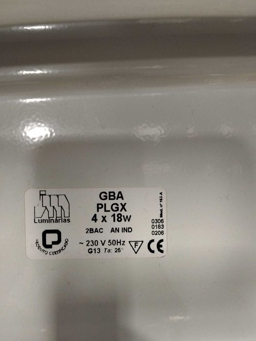 Luminária/Painel para 4 Lâmpadas de 18w 230v 50hz