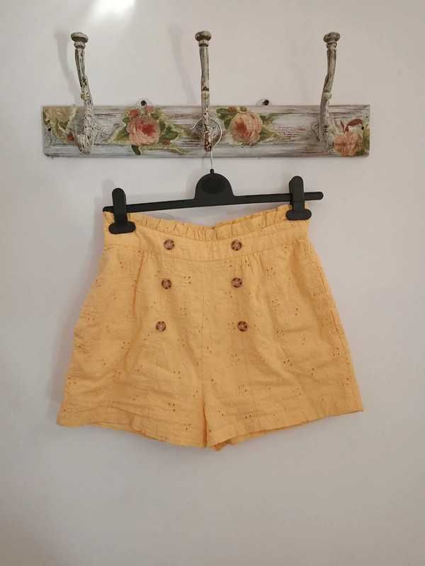 Żółte ażurkowe koronkowe spodnie boho letnie szorty