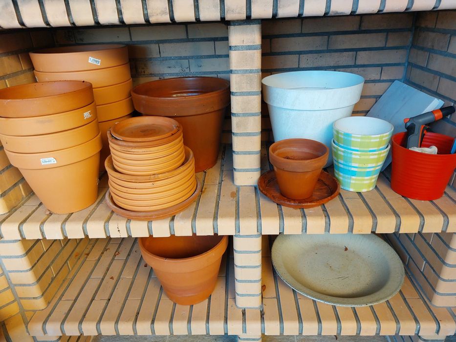 Vasos de terracota para flores e plantas