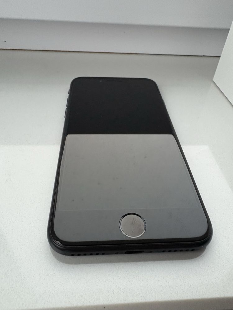 Iphone se 2020 czarny 64GB
