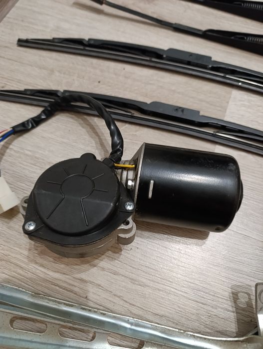 Трапеція двірників+моторчик+щітки Ваз