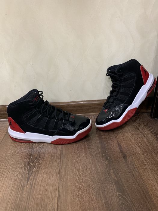 Кросівки Жіночі Jordan Max Aura
