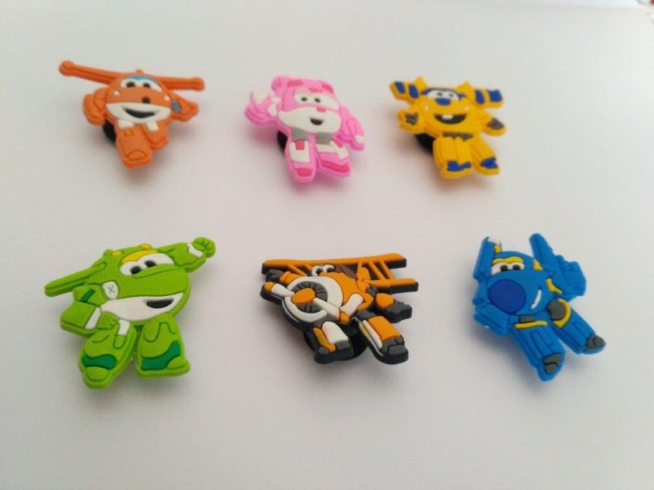 Pins dos Super Wings para crocs ou pulseiras