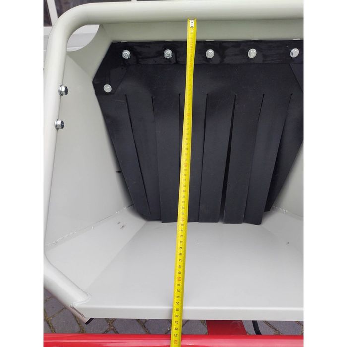 Rębak spalinowy Usługi wywóz gałęzi