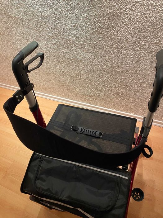 Chodzik rehabilitacyjny z siedziskiem czterokołowy RIO PREMIUM