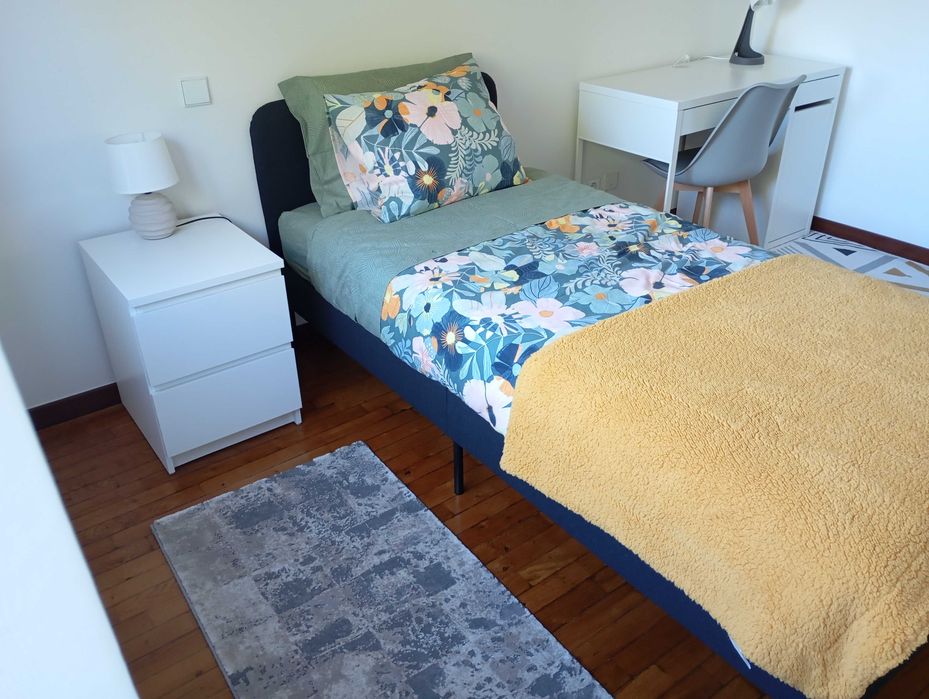 Arrendo quarto com wc partilhada