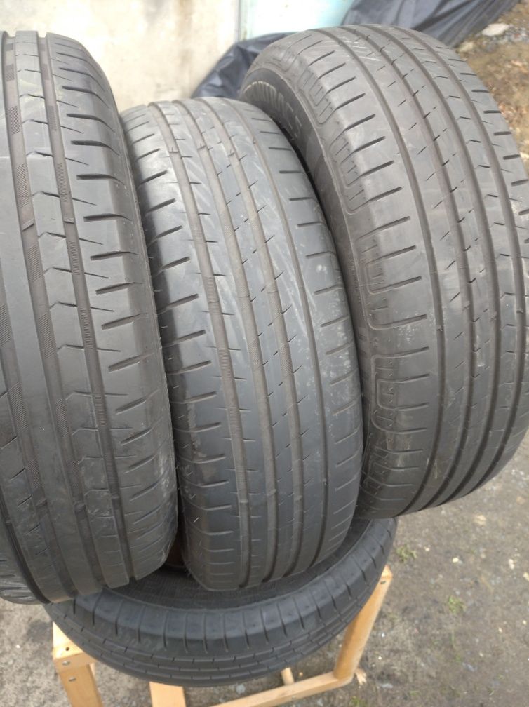 Автошини 185/65 R15 бу. в чудовому стані,,літня.