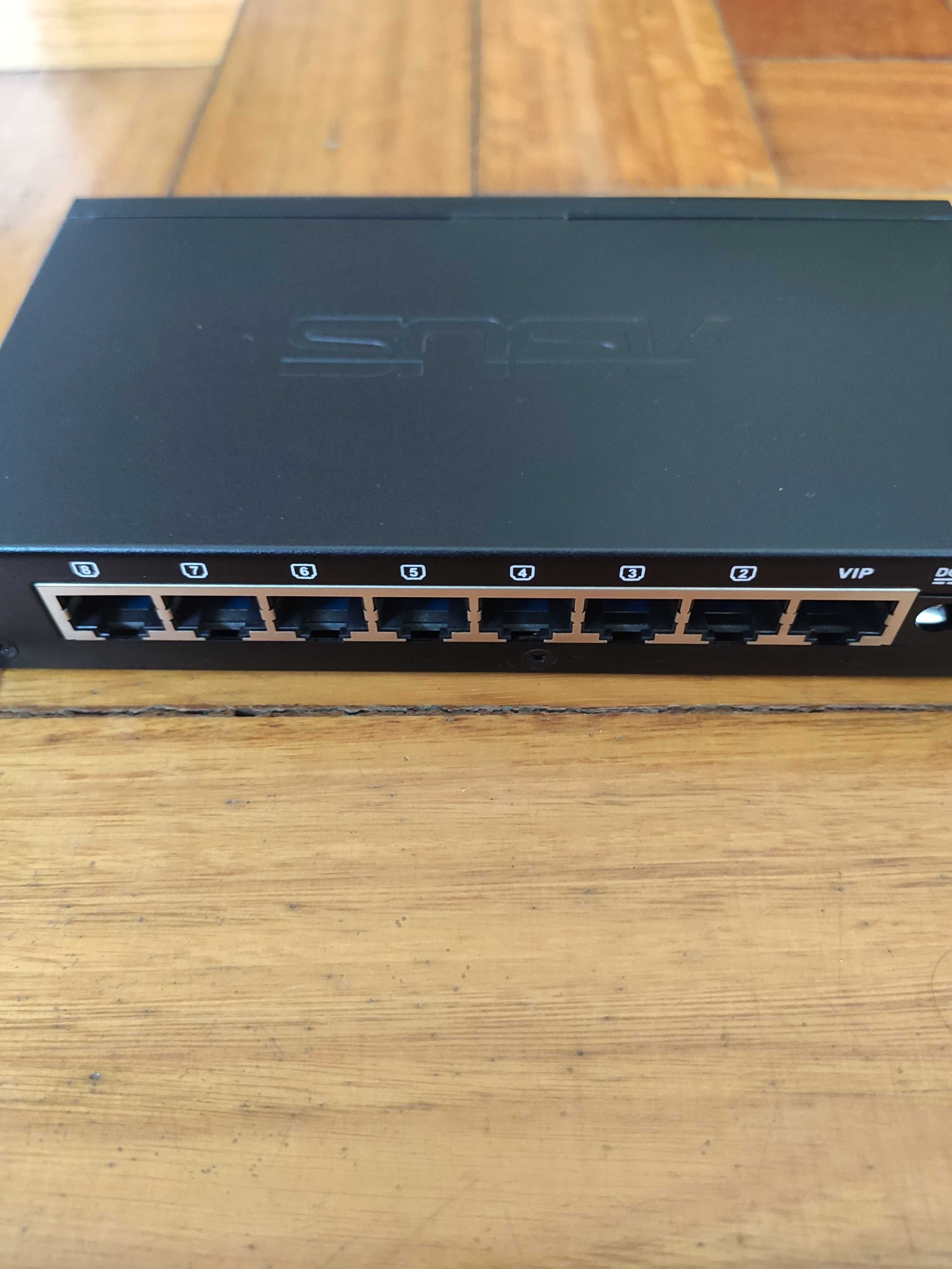 Switch Asus GX-U1081 8 Portas Gigabit