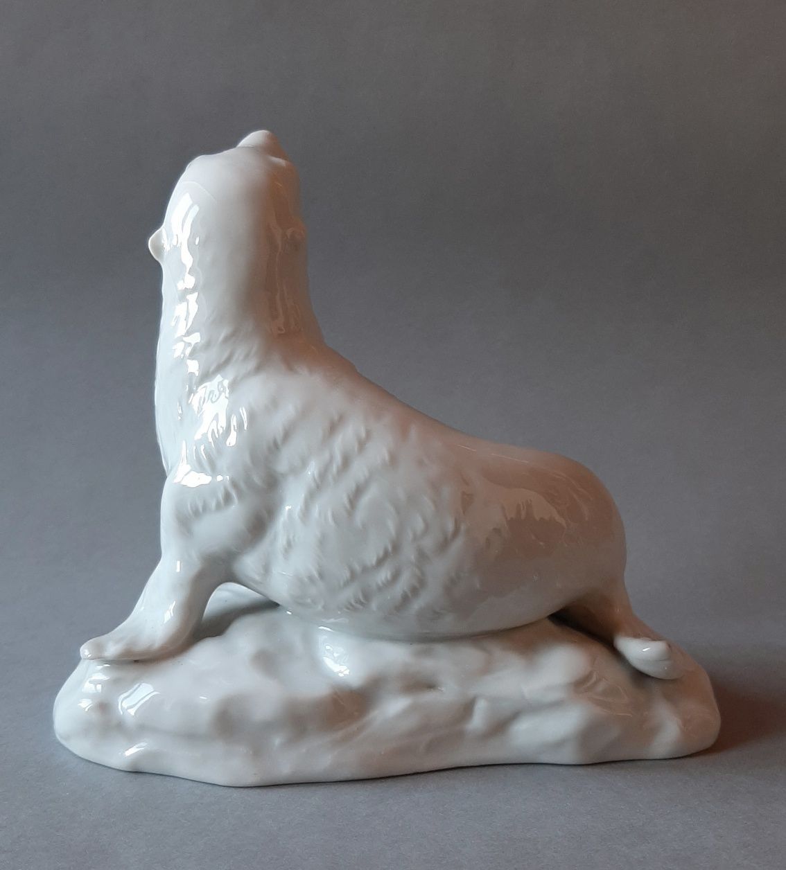 Figurka porcelanowa foka