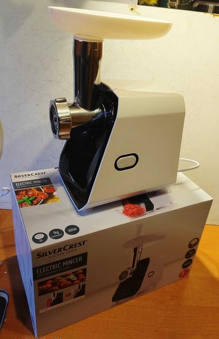 Elektryczna maszynka do mielenia mięsa - nowa