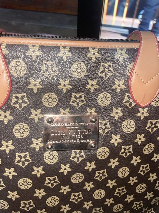 Mala estilo monograma(imitação) bom estado