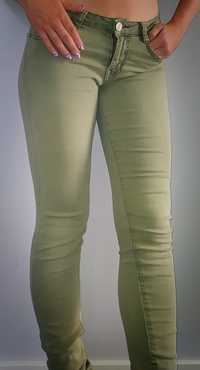 Jeansy skinny khaki